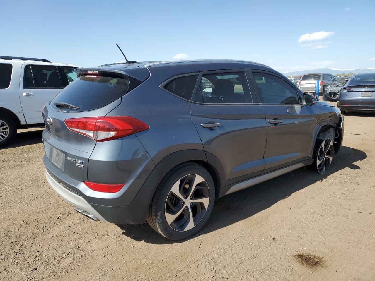 Photo 2 VIN: KM8J3CA29HU378993 - HYUNDAI TUCSON 