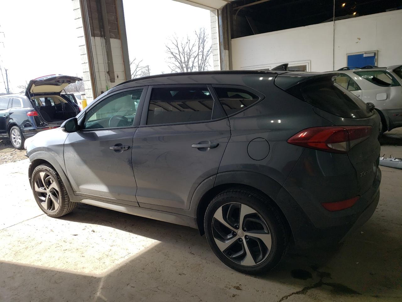 Photo 1 VIN: KM8J3CA29JU816661 - HYUNDAI TUCSON 