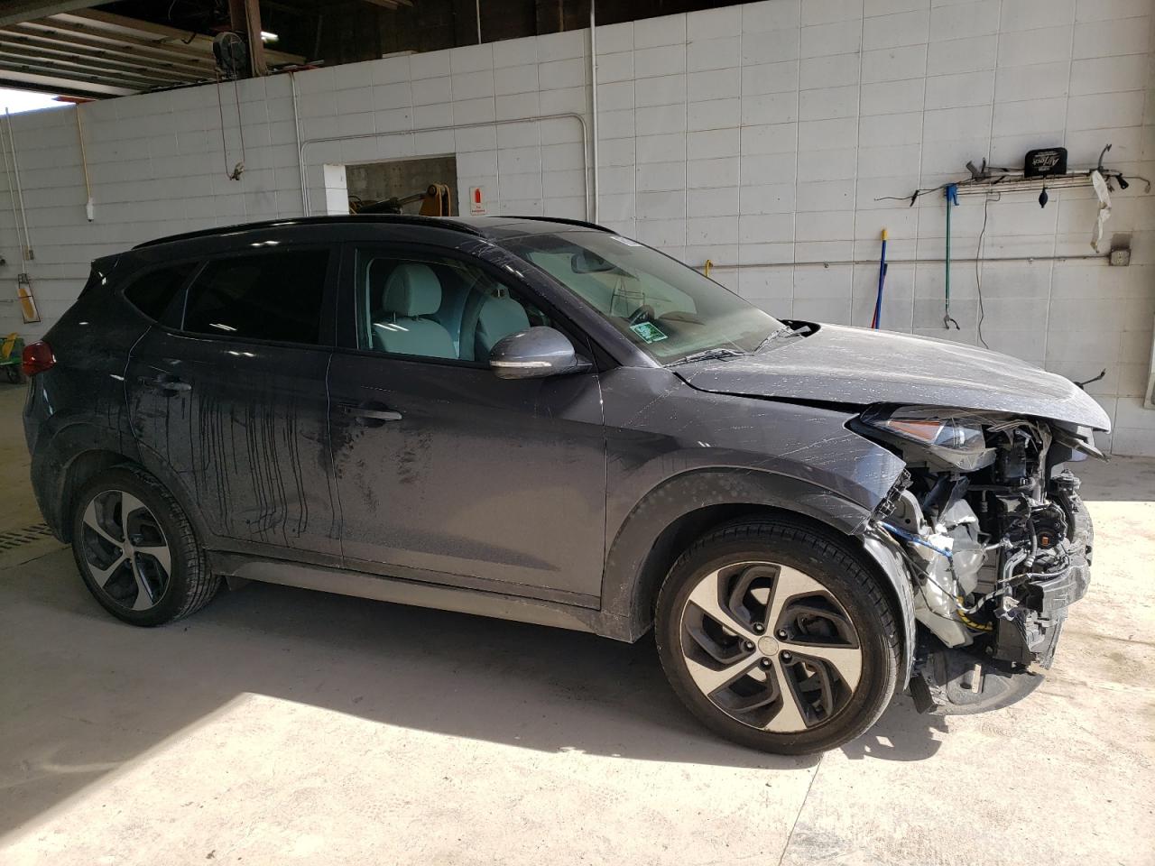 Photo 3 VIN: KM8J3CA29JU816661 - HYUNDAI TUCSON 