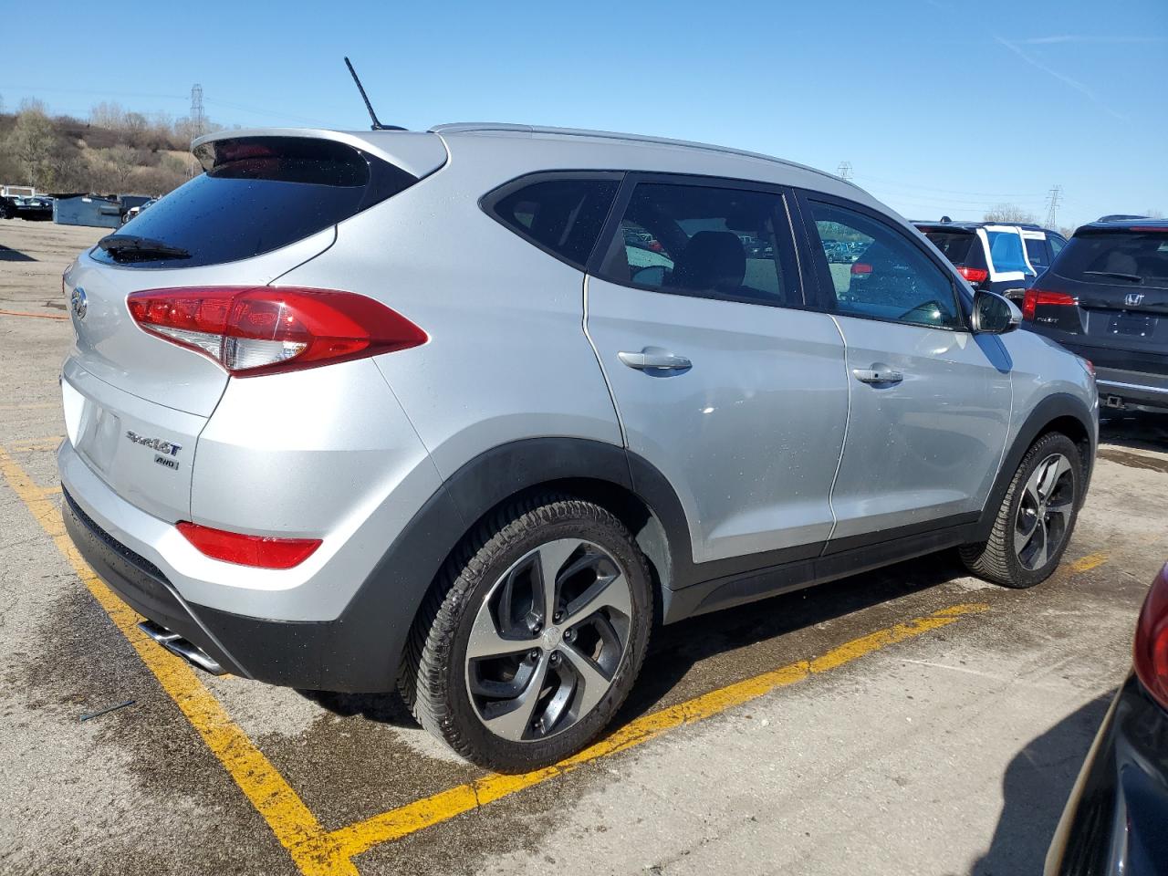 Photo 2 VIN: KM8J3CA2XGU051761 - HYUNDAI TUCSON 