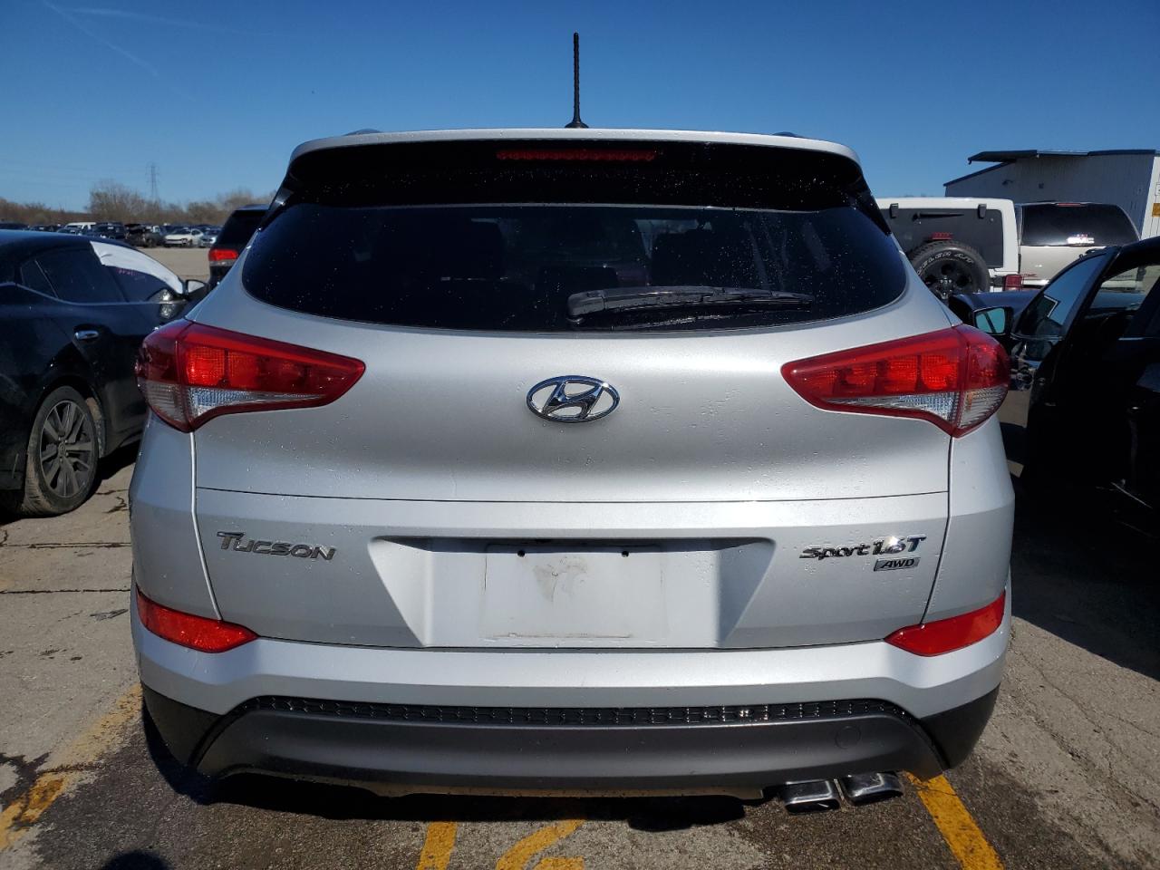 Photo 5 VIN: KM8J3CA2XGU051761 - HYUNDAI TUCSON 