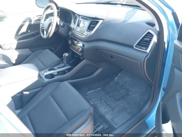 Photo 4 VIN: KM8J3CA2XGU221584 - HYUNDAI TUCSON 