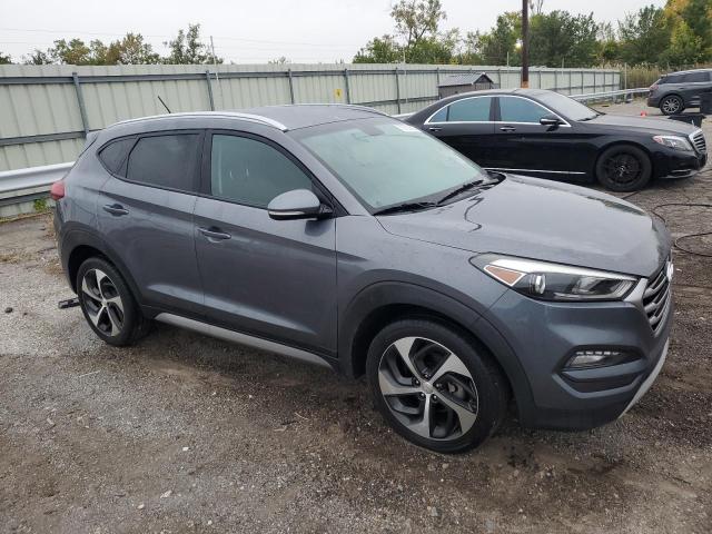 Photo 3 VIN: KM8J3CA2XHU272813 - HYUNDAI TUCSON LIM 