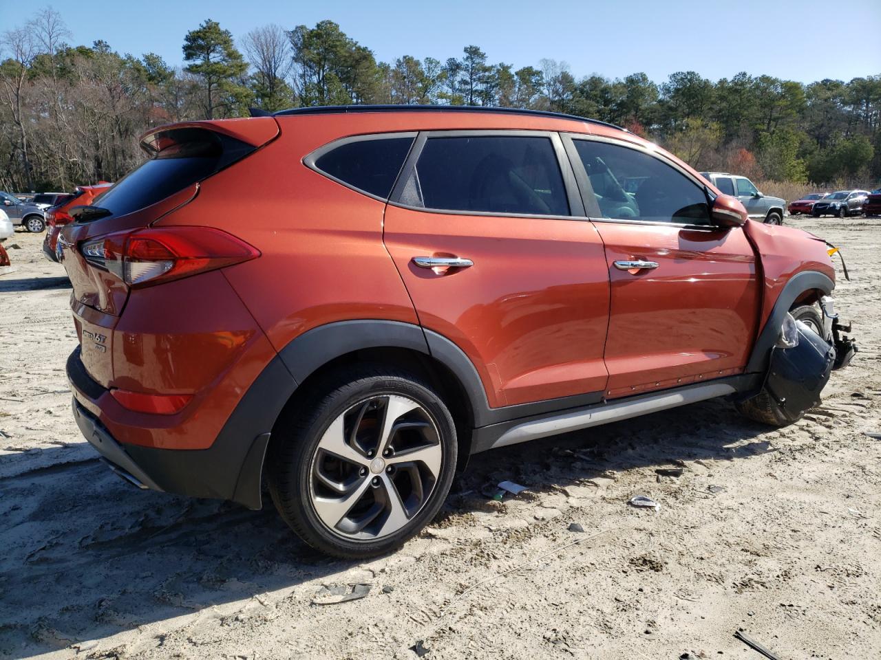 Photo 2 VIN: KM8J3CA2XHU389131 - HYUNDAI TUCSON 