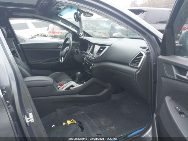 Photo 4 VIN: KM8J3CA2XJU647184 - HYUNDAI TUCSON 