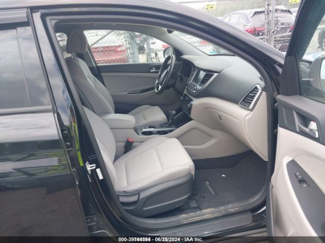 Photo 4 VIN: KM8J3CA2XJU707299 - HYUNDAI TUCSON 