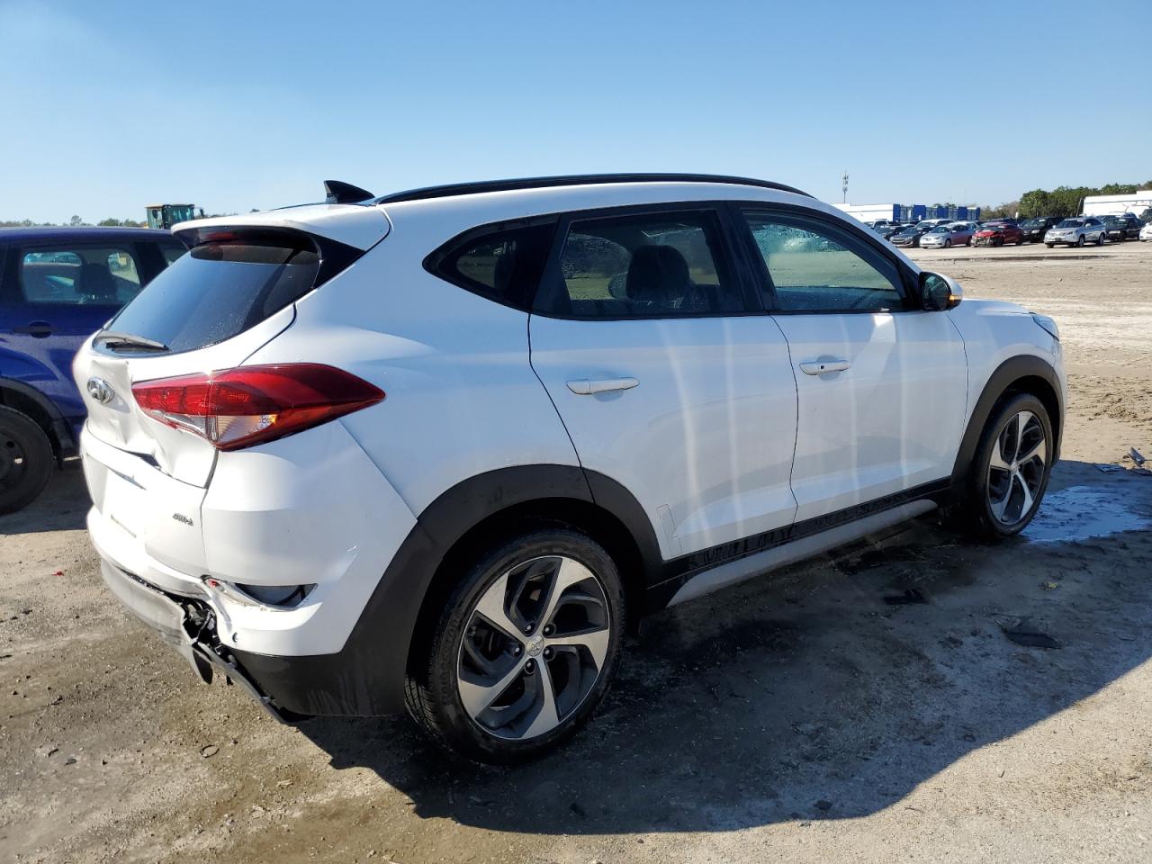 Photo 2 VIN: KM8J3CA2XJU754980 - HYUNDAI TUCSON 