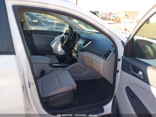 Photo 4 VIN: KM8J3CA40GU074998 - HYUNDAI TUCSON 