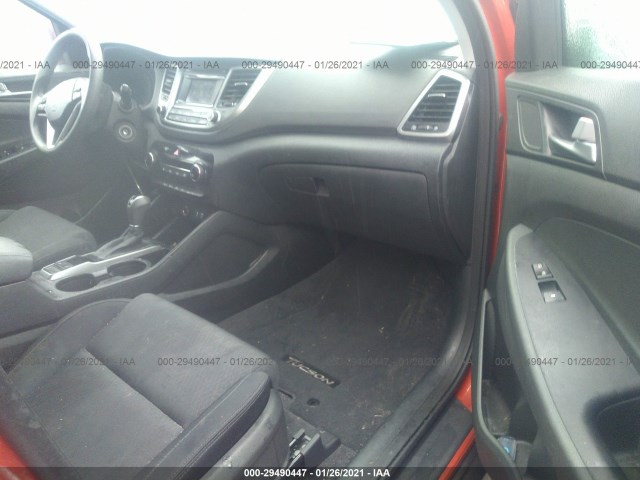 Photo 4 VIN: KM8J3CA40GU227377 - HYUNDAI TUCSON 