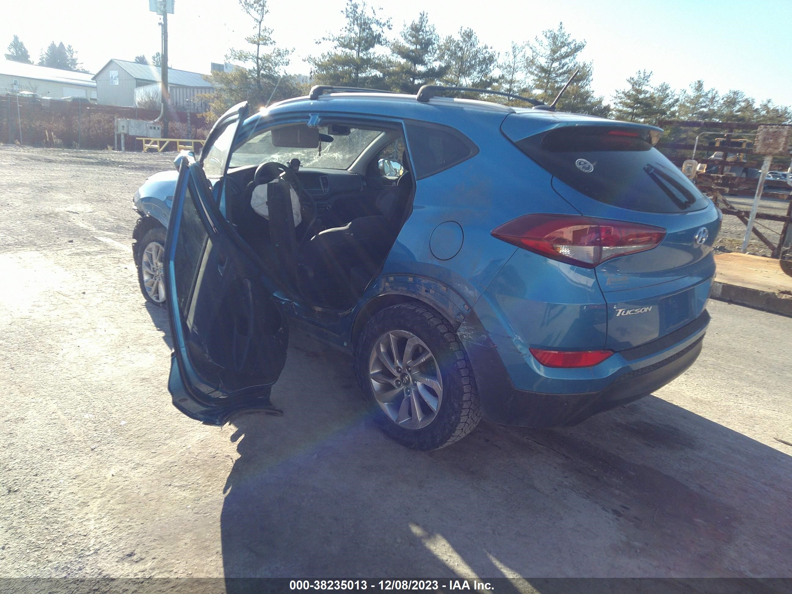 Photo 2 VIN: KM8J3CA40HU317551 - HYUNDAI TUCSON 