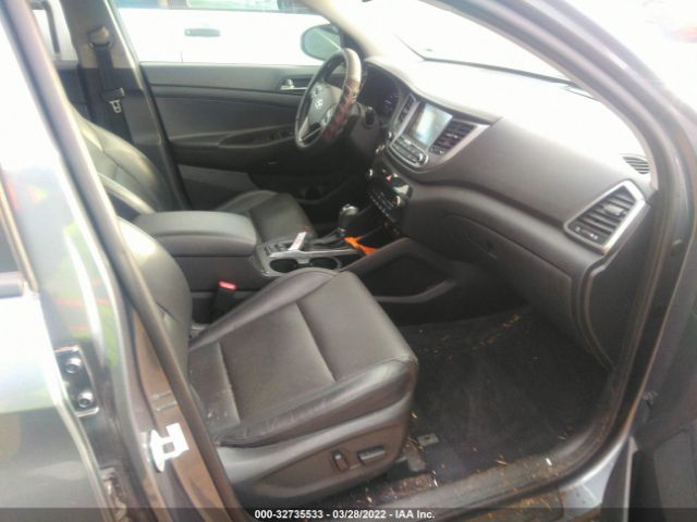 Photo 4 VIN: KM8J3CA40HU405760 - HYUNDAI TUCSON 