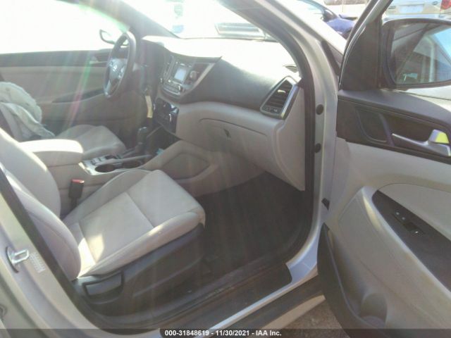 Photo 4 VIN: KM8J3CA40HU420484 - HYUNDAI TUCSON 