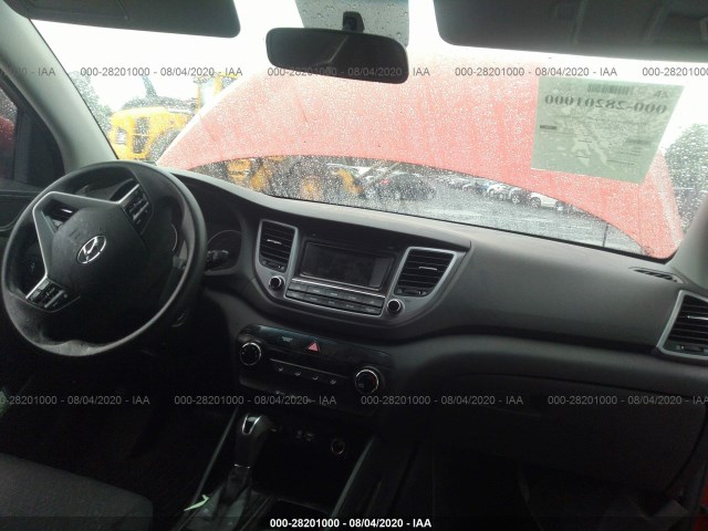 Photo 4 VIN: KM8J3CA40HU485416 - HYUNDAI TUCSON 