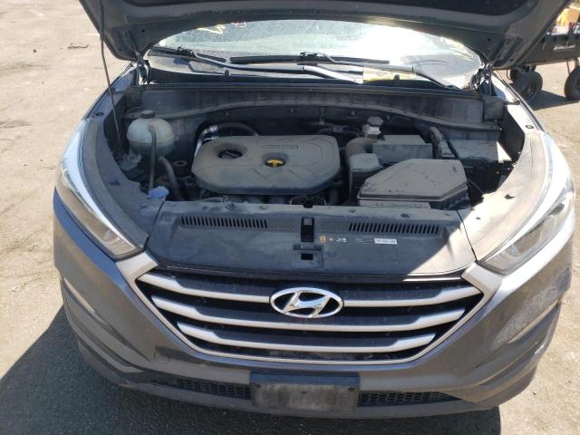 Photo 6 VIN: KM8J3CA40HU498828 - HYUNDAI TUCSON LIM 