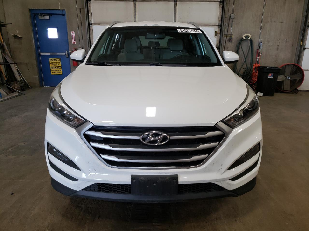 Photo 4 VIN: KM8J3CA40HU502506 - HYUNDAI TUCSON 