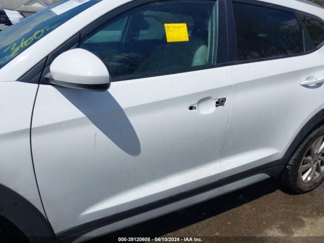 Photo 5 VIN: KM8J3CA40JU676629 - HYUNDAI TUCSON 