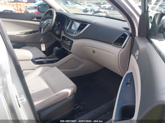 Photo 4 VIN: KM8J3CA40JU697139 - HYUNDAI TUCSON 