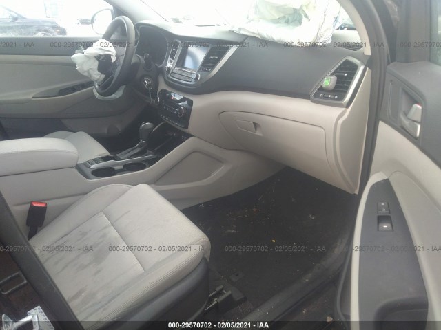 Photo 4 VIN: KM8J3CA40JU722900 - HYUNDAI TUCSON 