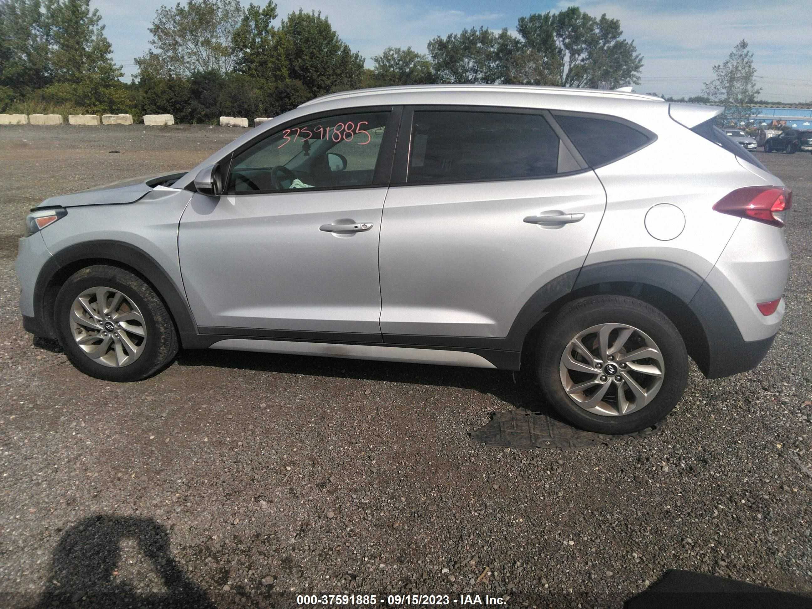 Photo 12 VIN: KM8J3CA40JU730656 - HYUNDAI TUCSON 