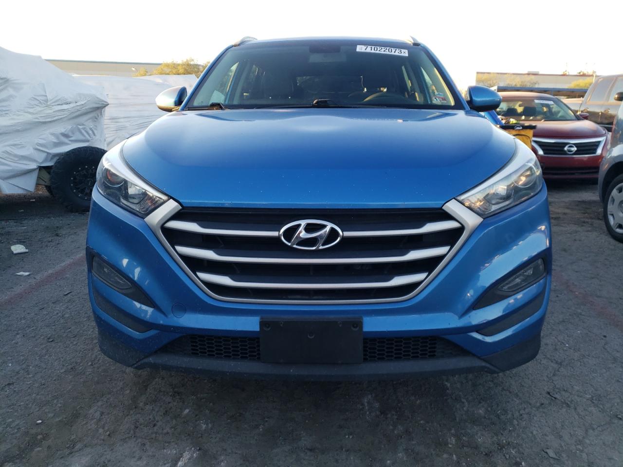 Photo 4 VIN: KM8J3CA40JU738630 - HYUNDAI TUCSON 