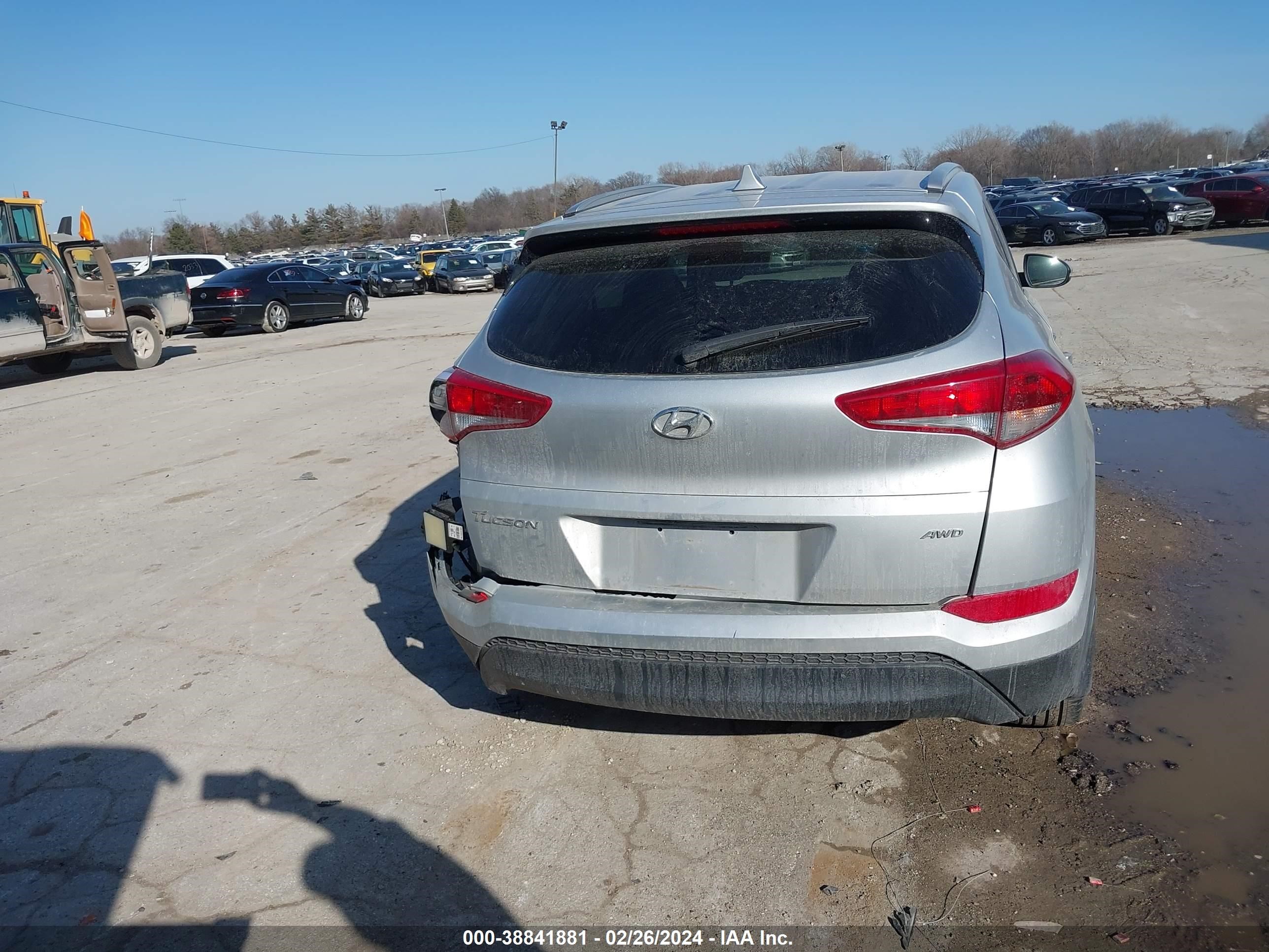 Photo 15 VIN: KM8J3CA40JU763916 - HYUNDAI TUCSON 