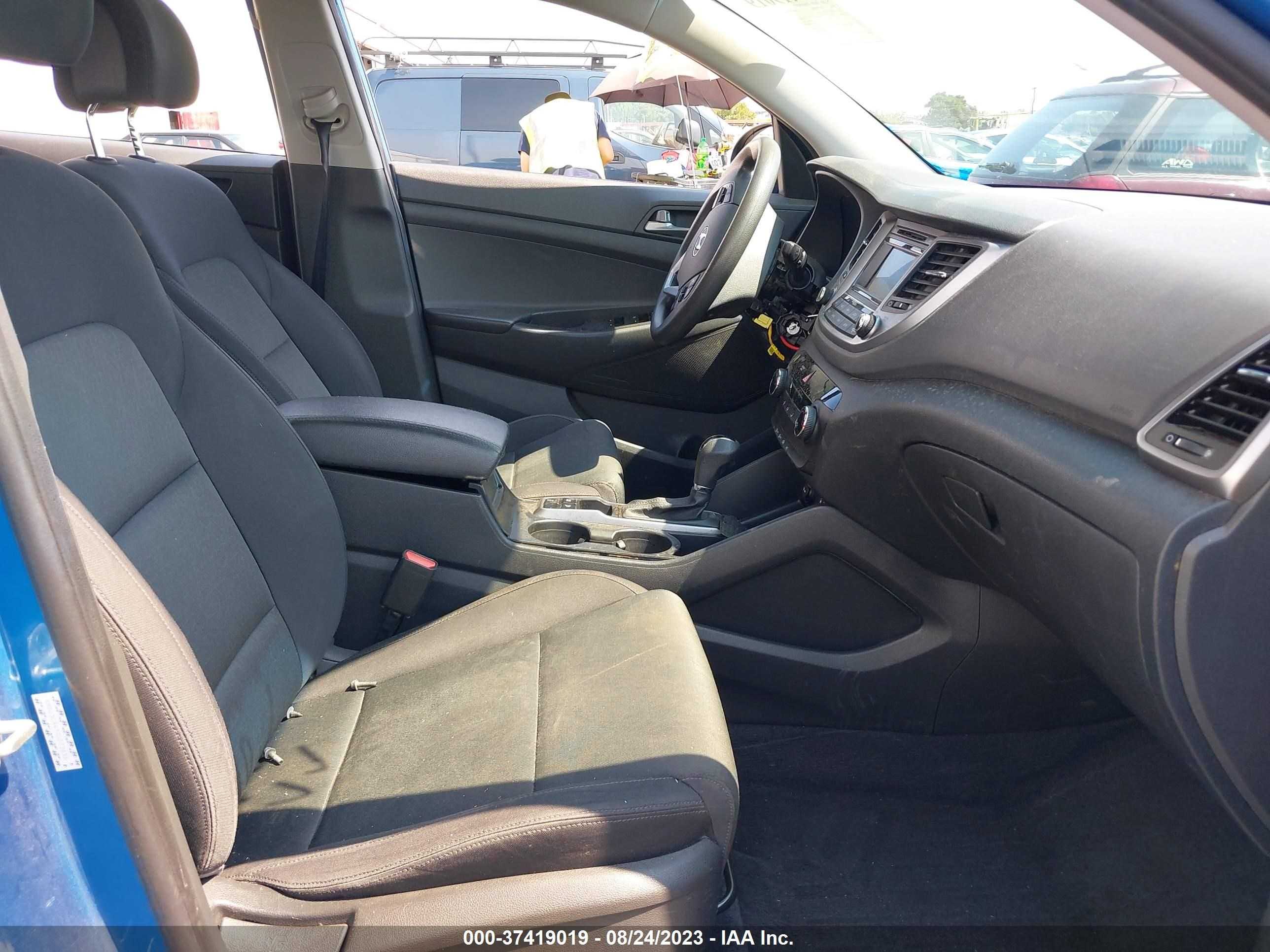 Photo 4 VIN: KM8J3CA41GU173636 - HYUNDAI TUCSON 