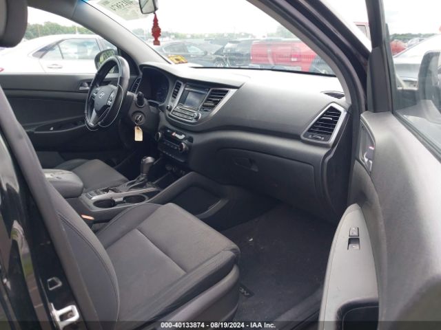 Photo 4 VIN: KM8J3CA41HU317803 - HYUNDAI TUCSON 