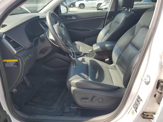 Photo 6 VIN: KM8J3CA41HU329479 - HYUNDAI TUCSON 