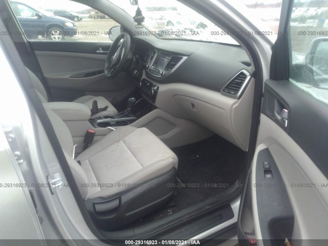 Photo 4 VIN: KM8J3CA41HU394137 - HYUNDAI TUCSON 