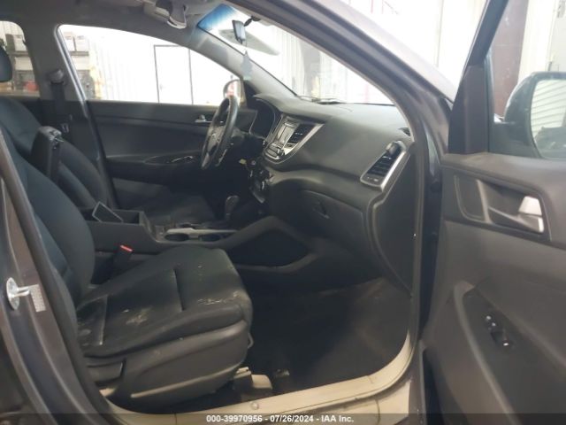 Photo 4 VIN: KM8J3CA41HU493878 - HYUNDAI TUCSON 