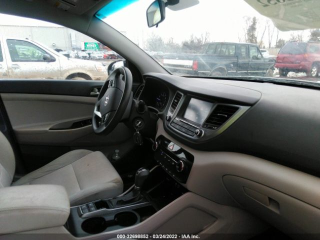 Photo 4 VIN: KM8J3CA41JU674629 - HYUNDAI TUCSON 