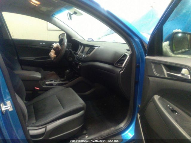 Photo 4 VIN: KM8J3CA41JU728642 - HYUNDAI TUCSON 