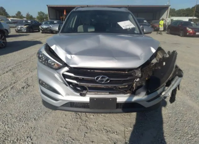 Photo 5 VIN: KM8J3CA41JU736580 - HYUNDAI TUCSON 