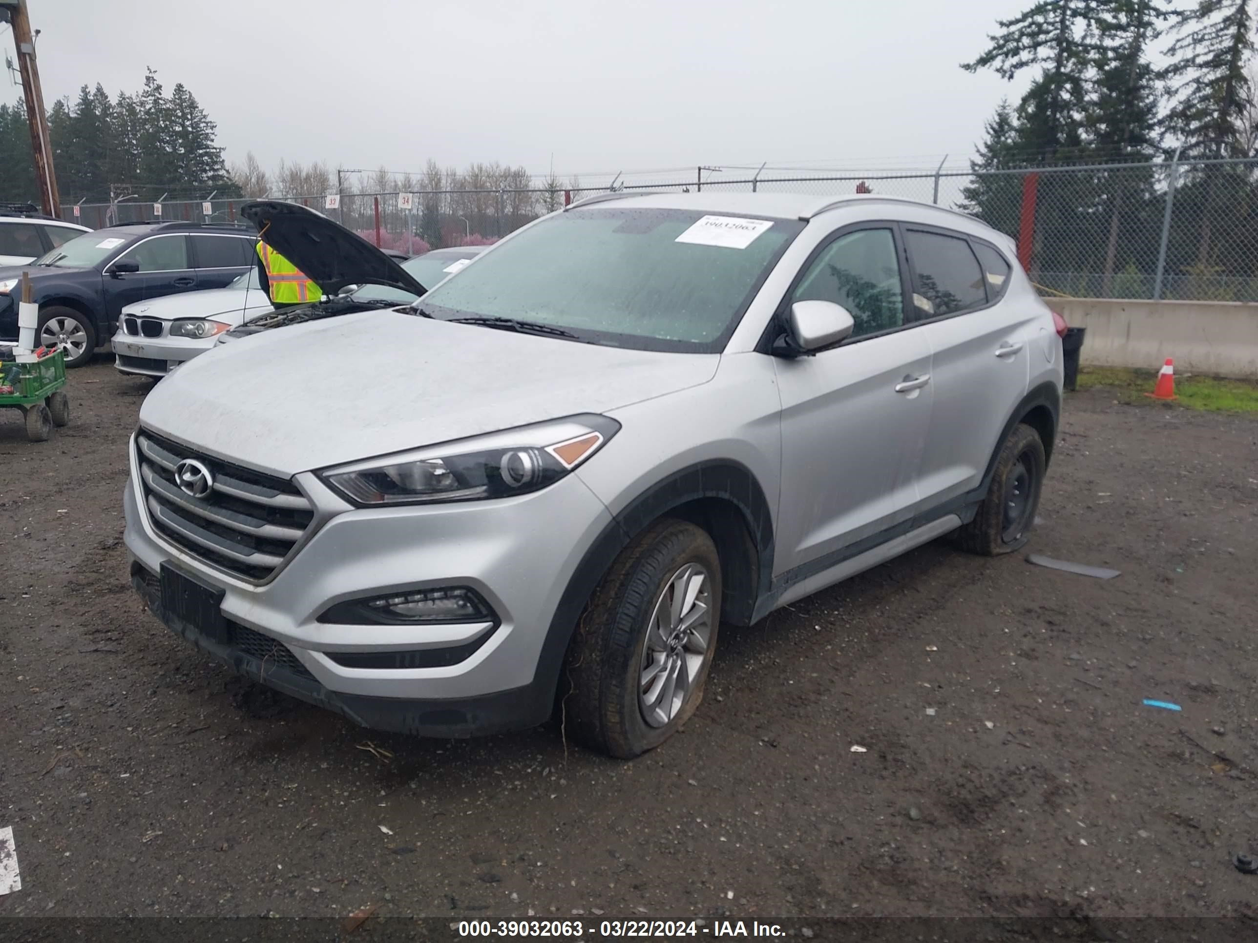 Photo 1 VIN: KM8J3CA41JU767893 - HYUNDAI TUCSON 