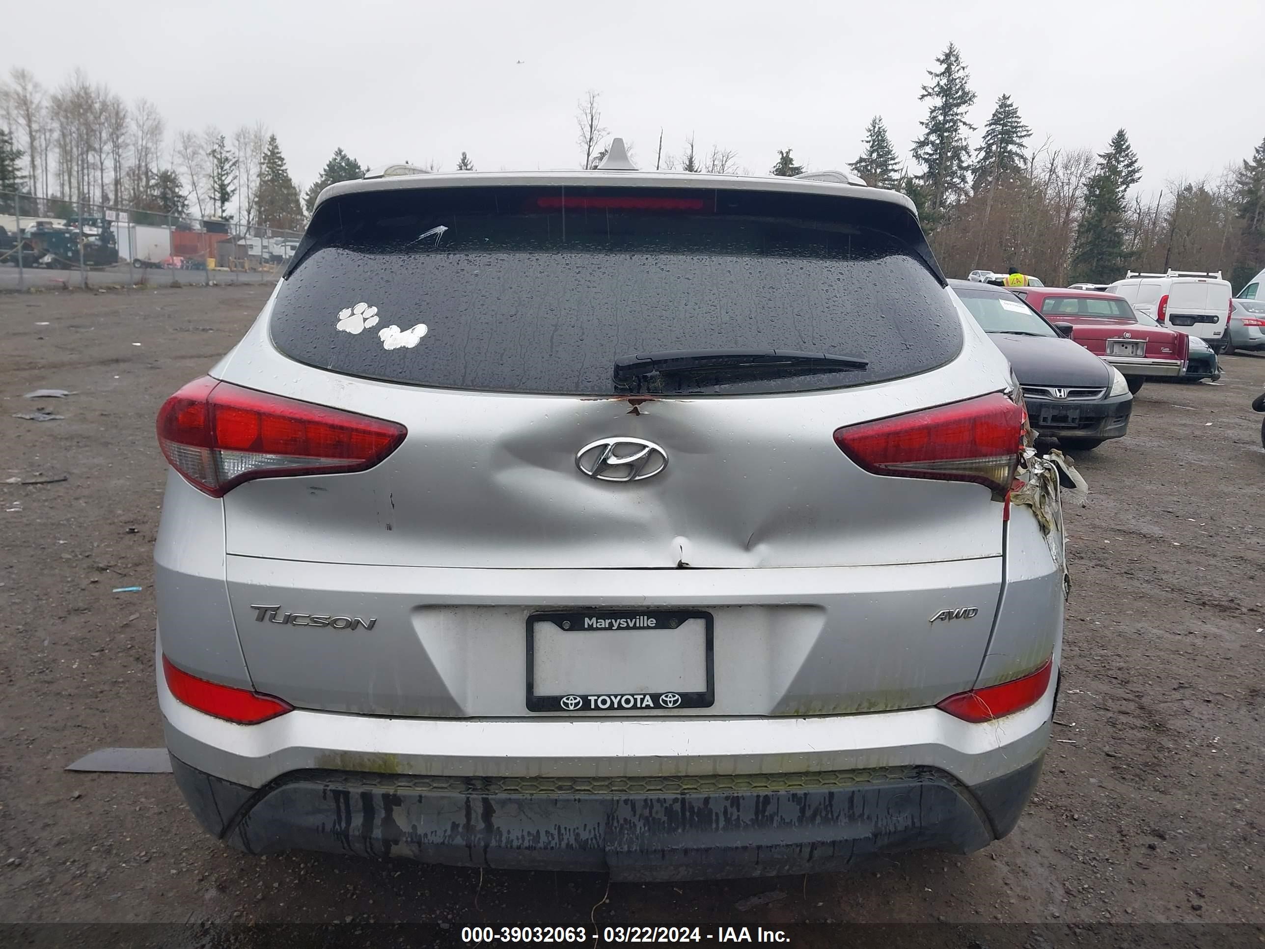 Photo 15 VIN: KM8J3CA41JU767893 - HYUNDAI TUCSON 