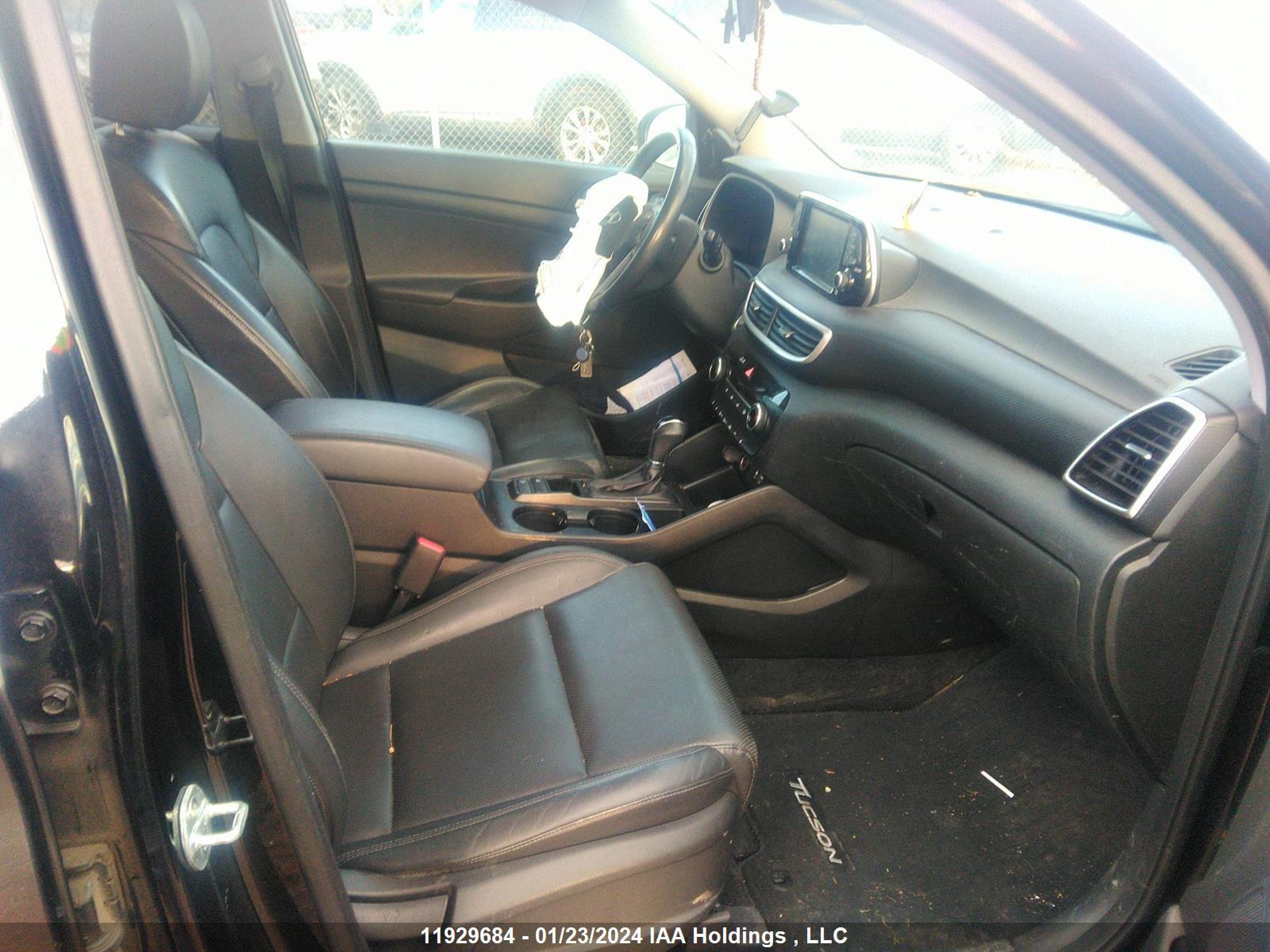 Photo 4 VIN: KM8J3CA41MU380099 - HYUNDAI TUCSON 