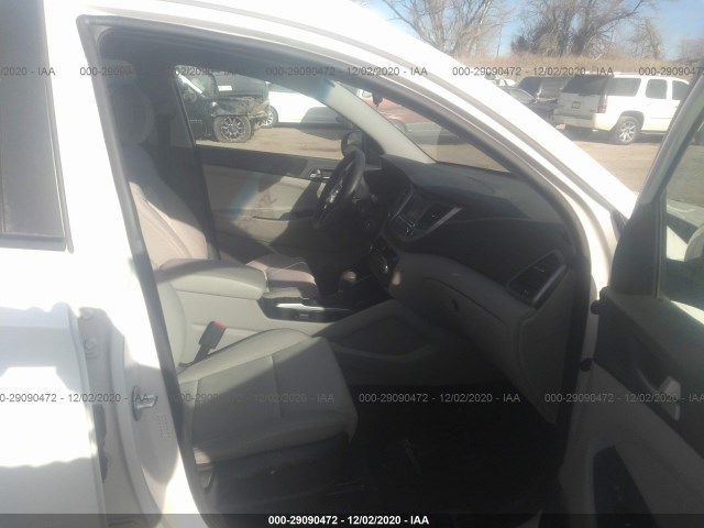 Photo 4 VIN: KM8J3CA42GU102395 - HYUNDAI TUCSON 