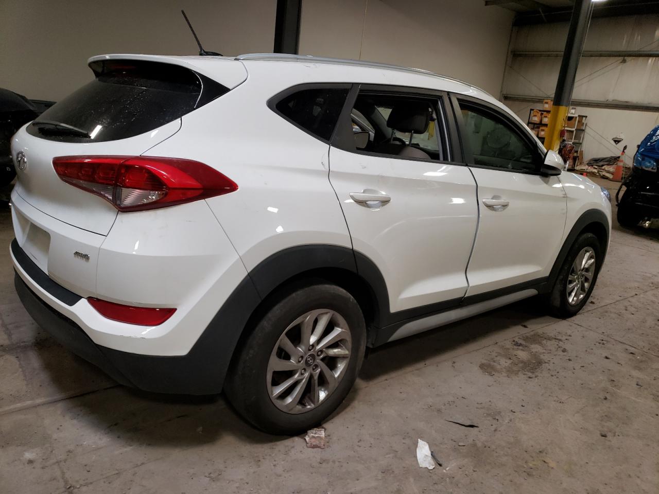 Photo 2 VIN: KM8J3CA42HU574260 - HYUNDAI TUCSON 