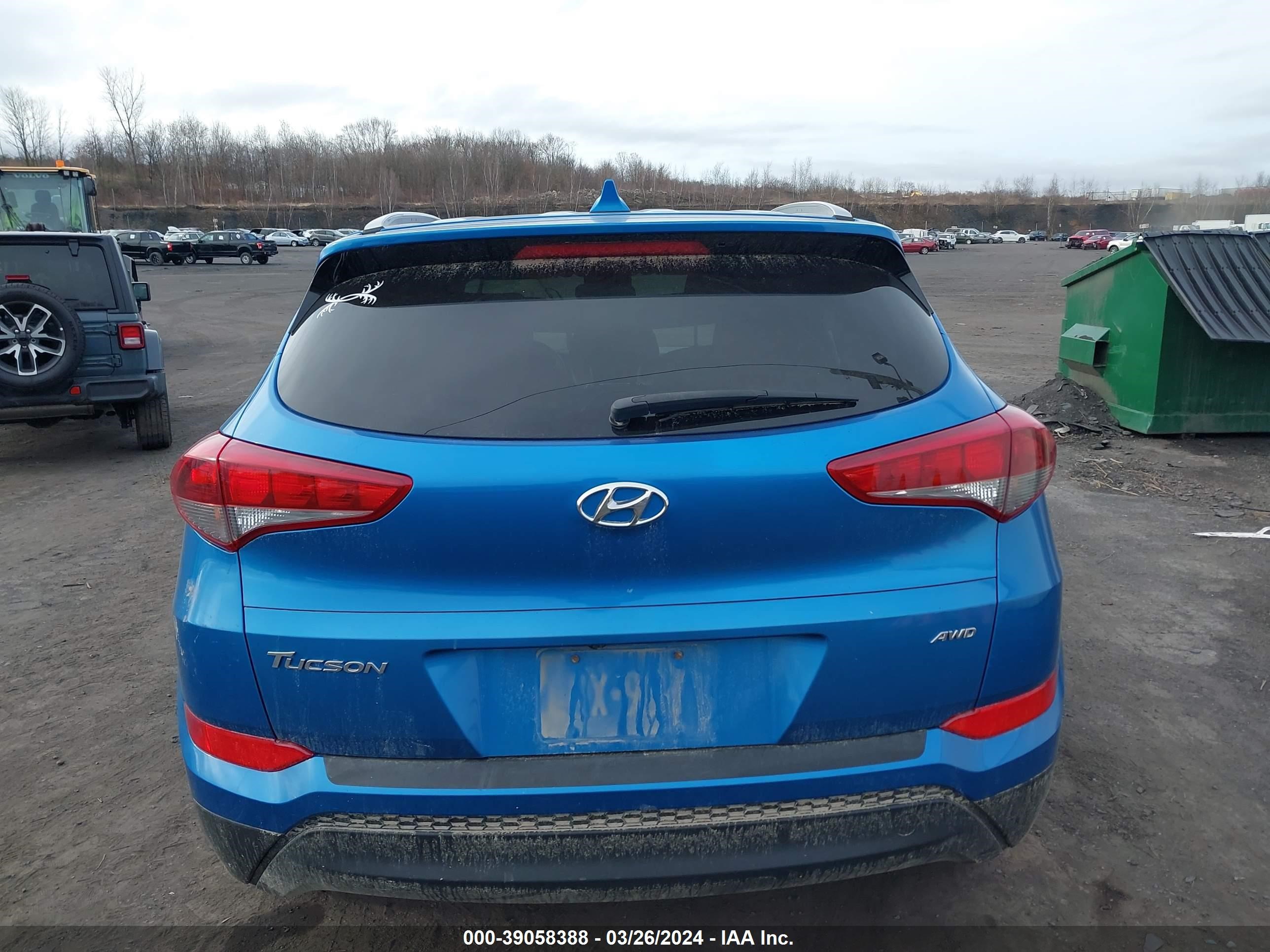 Photo 15 VIN: KM8J3CA42JU624645 - HYUNDAI TUCSON 