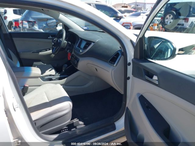 Photo 4 VIN: KM8J3CA42JU666104 - HYUNDAI TUCSON 