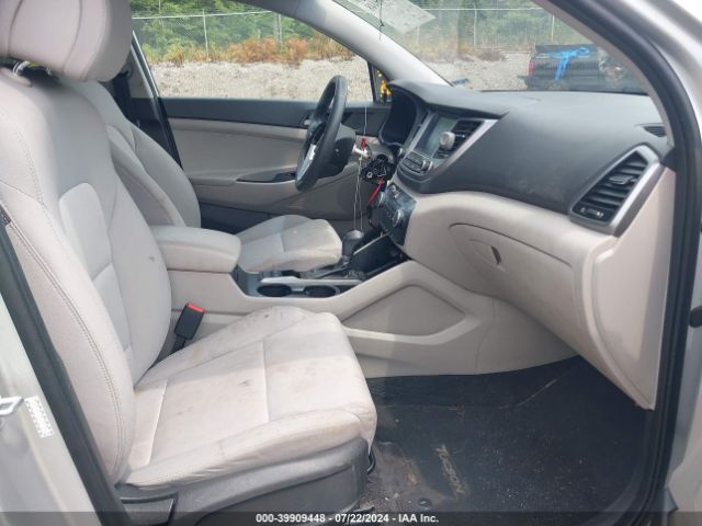 Photo 4 VIN: KM8J3CA42JU721506 - HYUNDAI TUCSON 