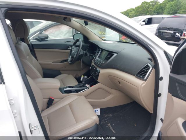 Photo 4 VIN: KM8J3CA42JU762945 - HYUNDAI TUCSON 