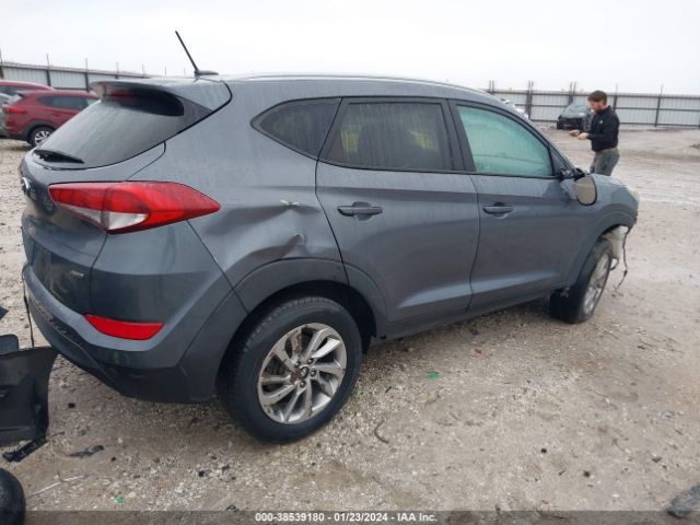 Photo 3 VIN: KM8J3CA43GU106603 - HYUNDAI TUCSON 