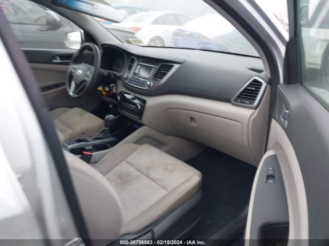 Photo 4 VIN: KM8J3CA43GU139956 - HYUNDAI TUCSON 