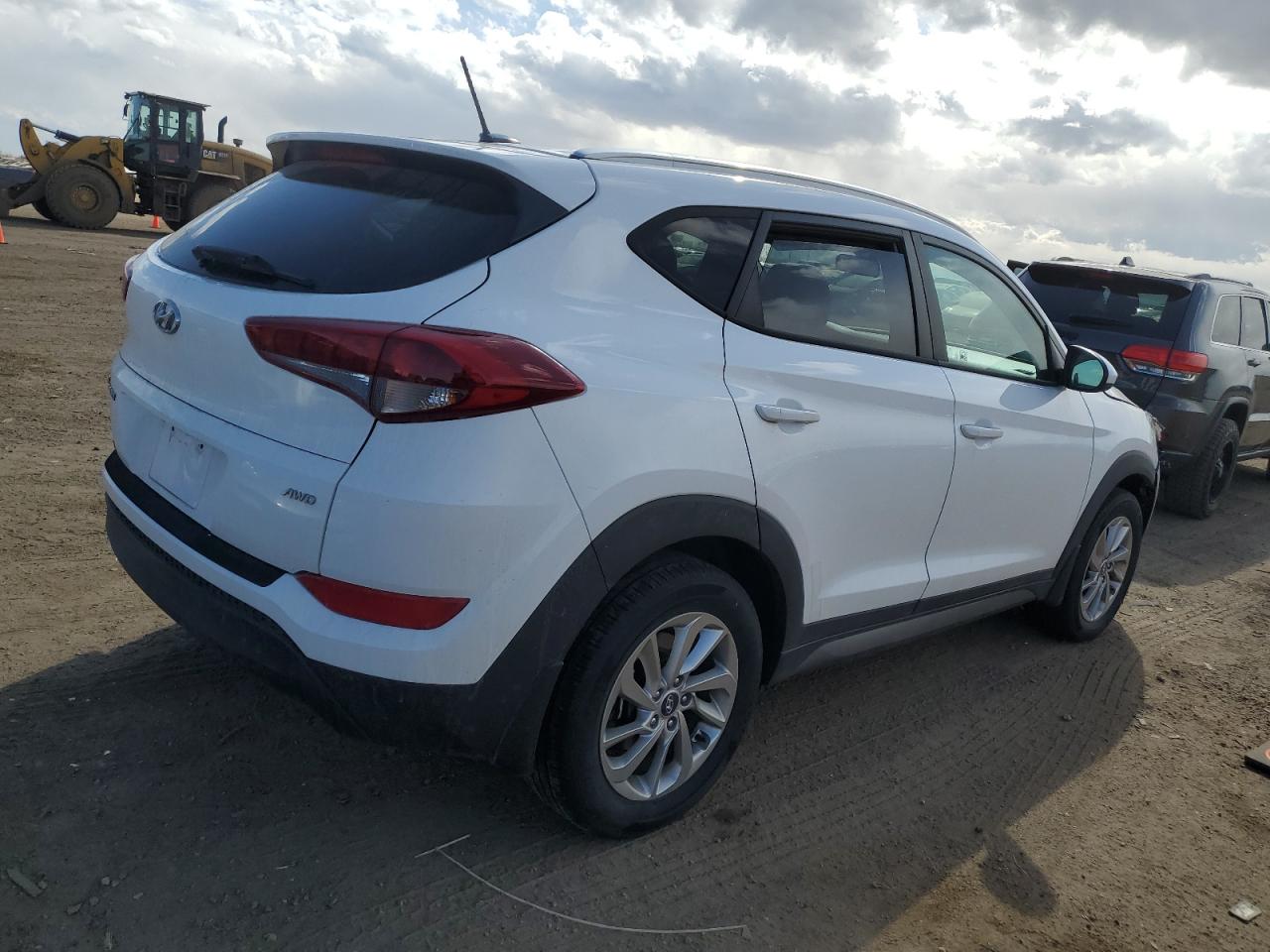 Photo 2 VIN: KM8J3CA43GU257084 - HYUNDAI TUCSON 