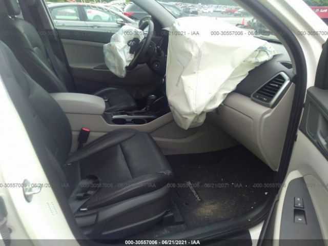 Photo 4 VIN: KM8J3CA43HU344341 - HYUNDAI TUCSON 