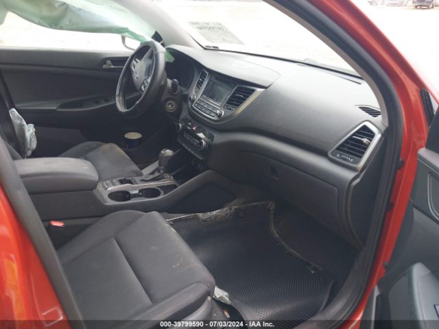 Photo 4 VIN: KM8J3CA43HU473941 - HYUNDAI TUCSON 