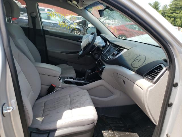 Photo 4 VIN: KM8J3CA43HU475401 - HYUNDAI TUCSON LIM 