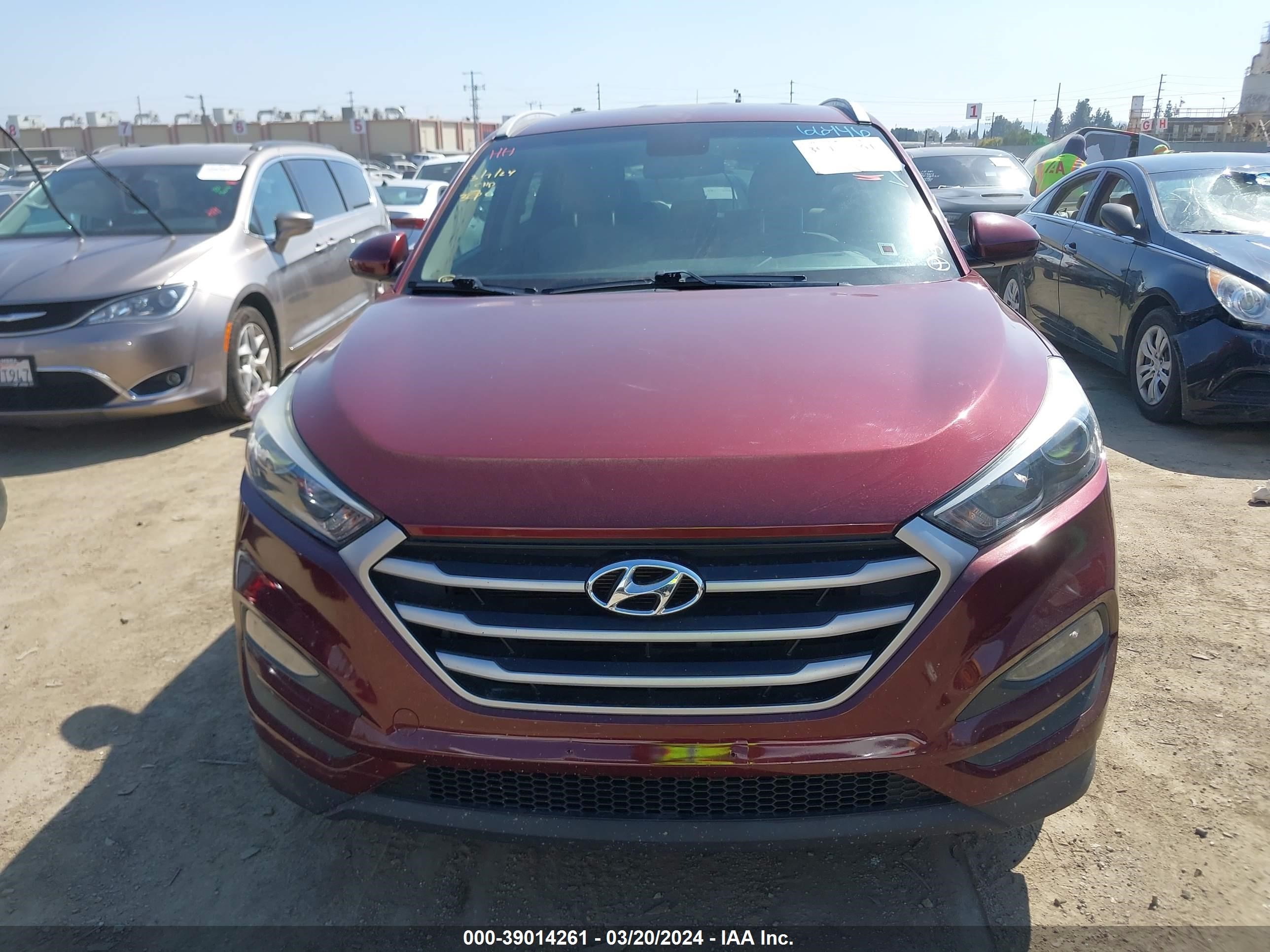 Photo 10 VIN: KM8J3CA43JU635038 - HYUNDAI TUCSON 