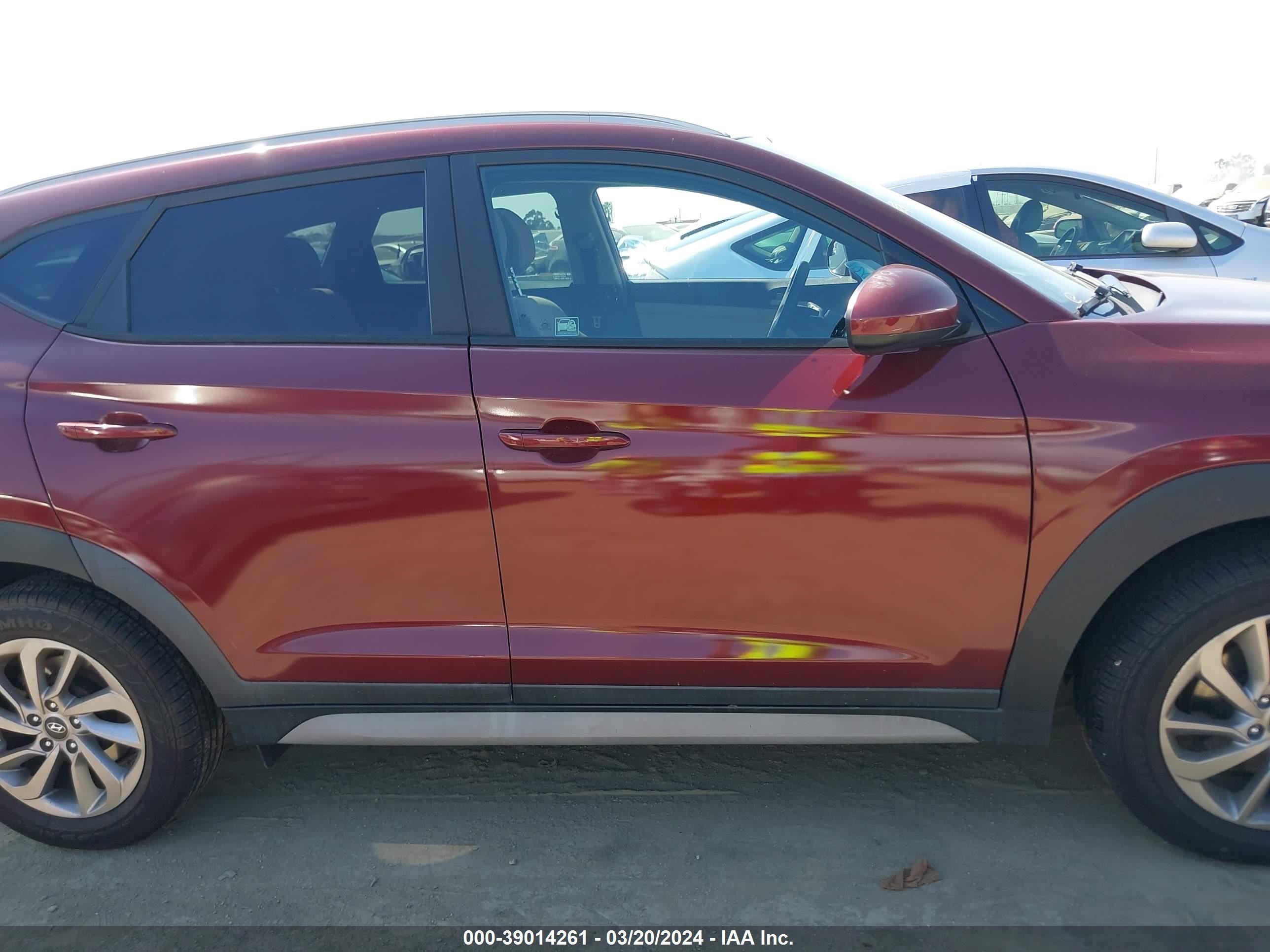 Photo 11 VIN: KM8J3CA43JU635038 - HYUNDAI TUCSON 